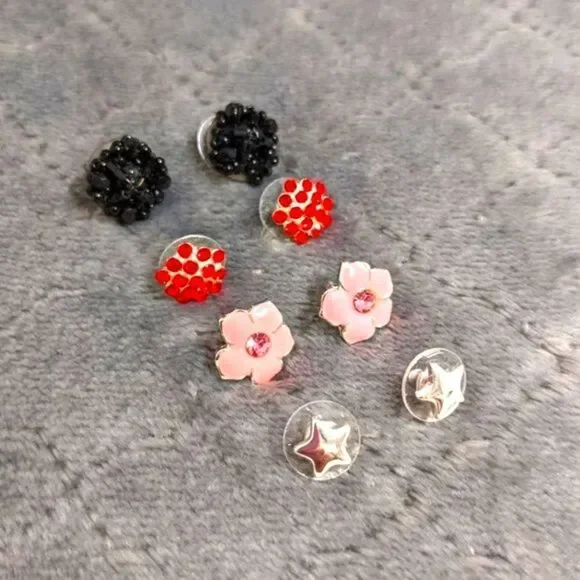 Vintage (4) Pair Bundle-Small Stud, Beaded, Rhinestone & Enamel Pierced Earrings - Picture 6 of 14